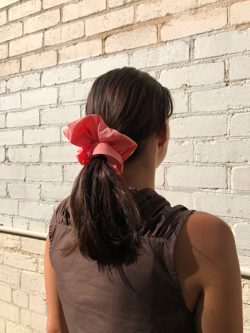 Scrunchie in Salutation